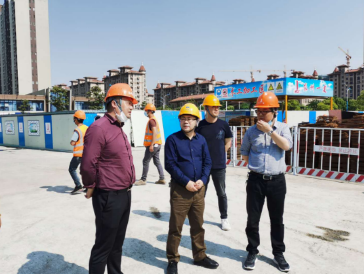 市住建局总工程师陈建忠带领第四检查组赴苏州工业园区检查